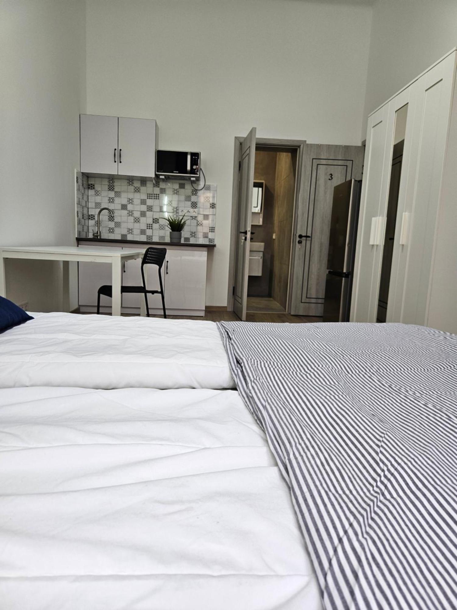 Designer Apartments Near Kalvin Square — Photos 3